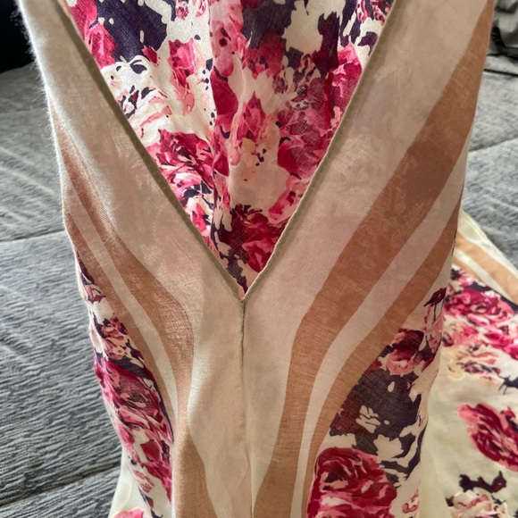 Colette - Army Green Short Sleeve T-Shirt with Open Shoulders - Size Small - Picture 4 of 4